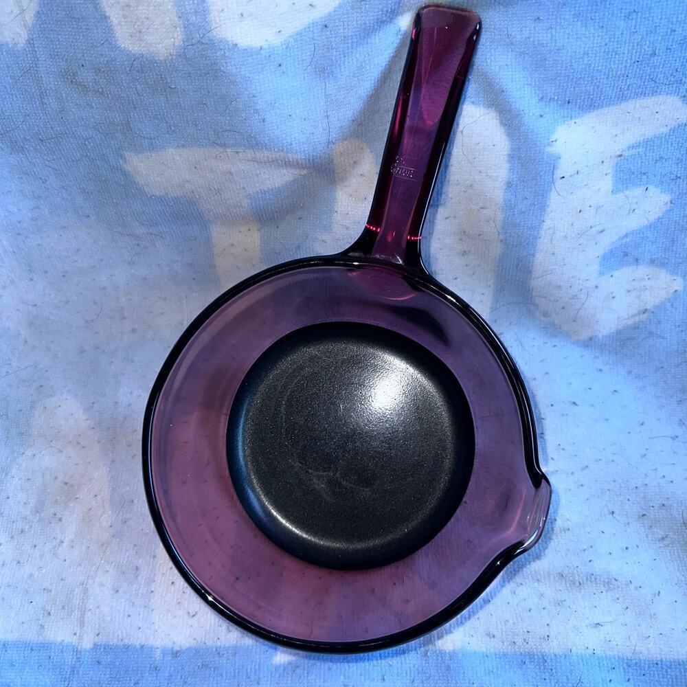 Vintage Cranberry Vision Corning Non Stick Bottom Sauce Pan 1L Pyrex Lid USA